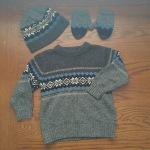 Old Navy winter sweater, hat and gloves set